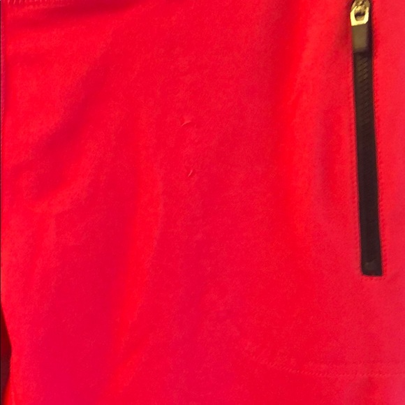 Fabletics capris size medium - Picture 2 of 5